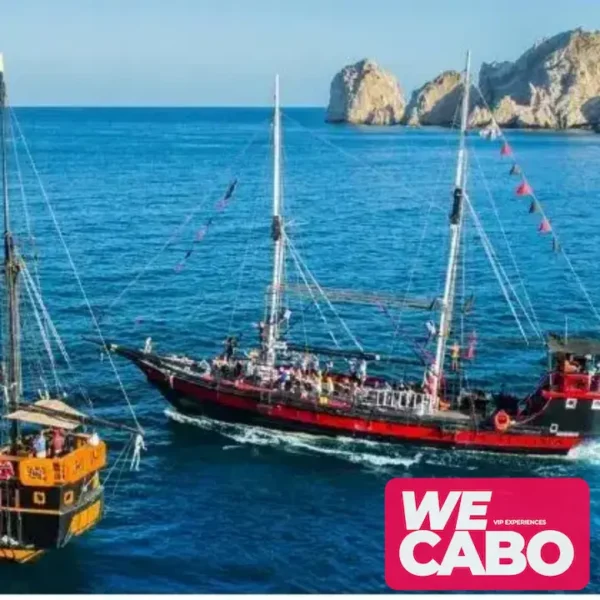 Imagen de un crucero pirata en Cabo San Lucas con snorkel en la Bahía Chileno y almuerzo gourmet, cortesía de WECABO.