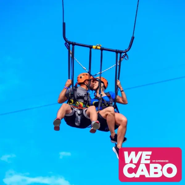 Imagen del columpio gigante en Los Cabos, suspendido a 300 pies sobre el desierto de Baja, cortesía de WECABO.